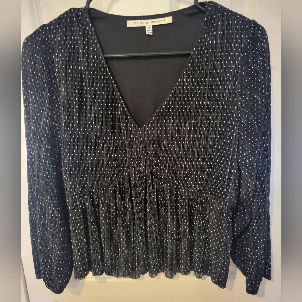 Black with white polka dot cropped length blouse